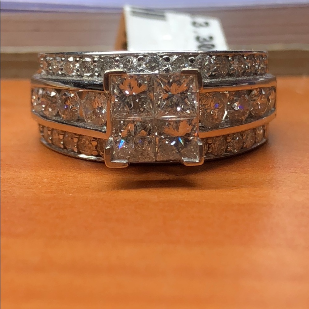 Princess Cut Diamond Engagement Ring